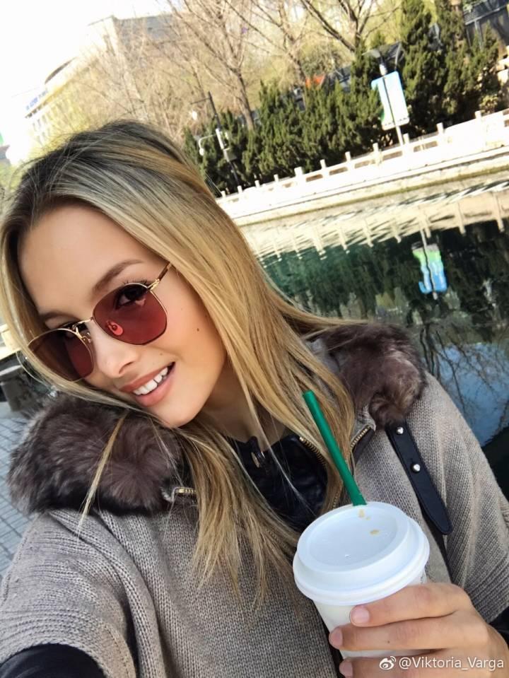 女友贏三張最新版，游戲與現(xiàn)實的情感交織