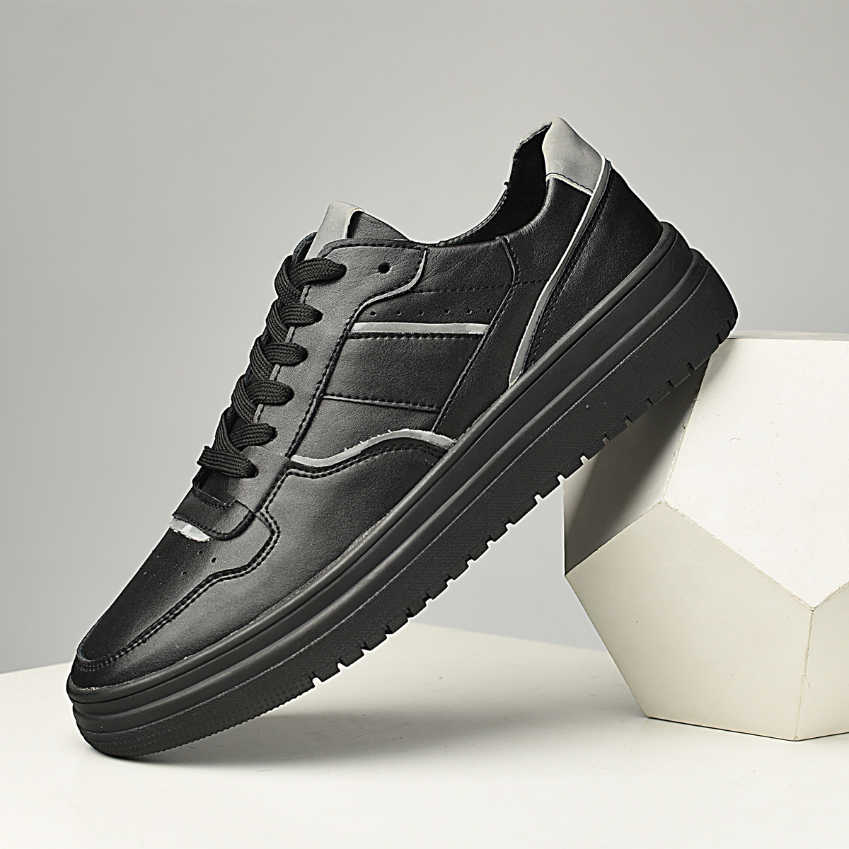 男士休閑鞋新款，時(shí)尚舒適完美融合